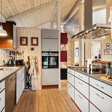 Nannah - 100m From The Sea By Interhome Feriehus