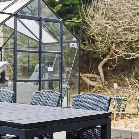 Nannah - 100m From The Sea By Interhome *