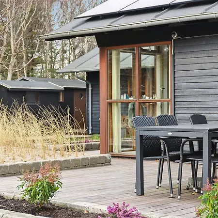 Nannah - 100m From The Sea By Interhome